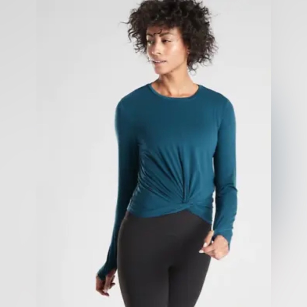 Athleta Essence‎ Twist Top Womens Xs Teal Long Sleeve Crew Neck Thumb Holes